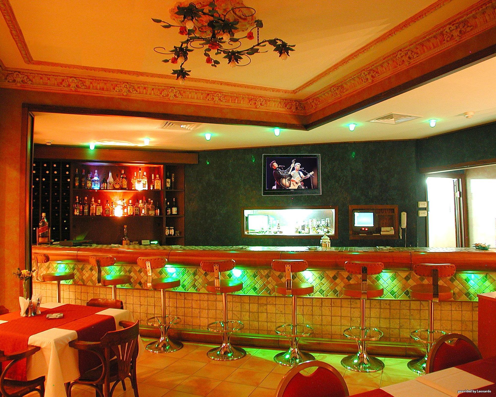 Bakirkoy Tashan Business & Airport Hotel Istanbul Exterior photo
